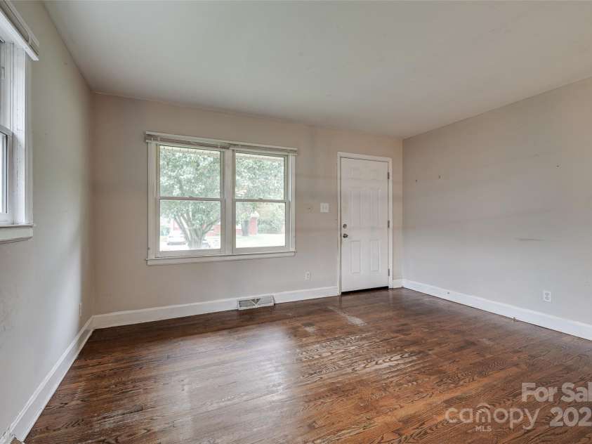 4808 Brooktree Drive, Charlotte, NC 28208.  MLS# CAR4290664, YatesRealty ID 32375. 