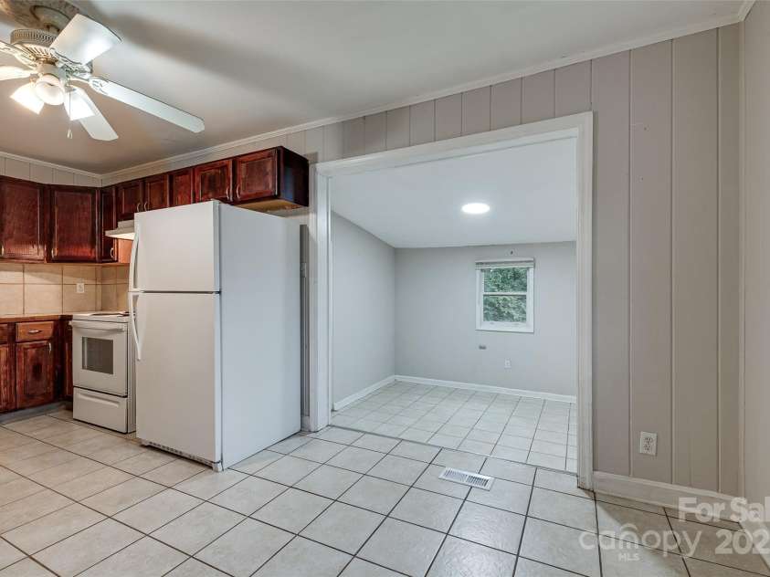 4808 Brooktree Drive, Charlotte, NC 28208.  MLS# CAR4290664, YatesRealty ID 32375. 