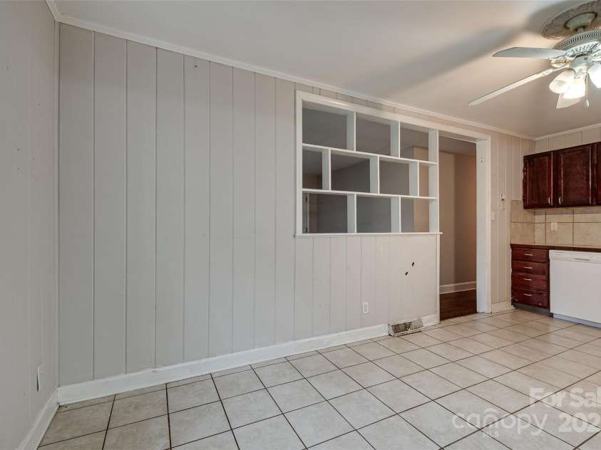 4808 Brooktree Drive, Charlotte, NC 28208.  MLS# CAR4290664, YatesRealty ID 32375. 