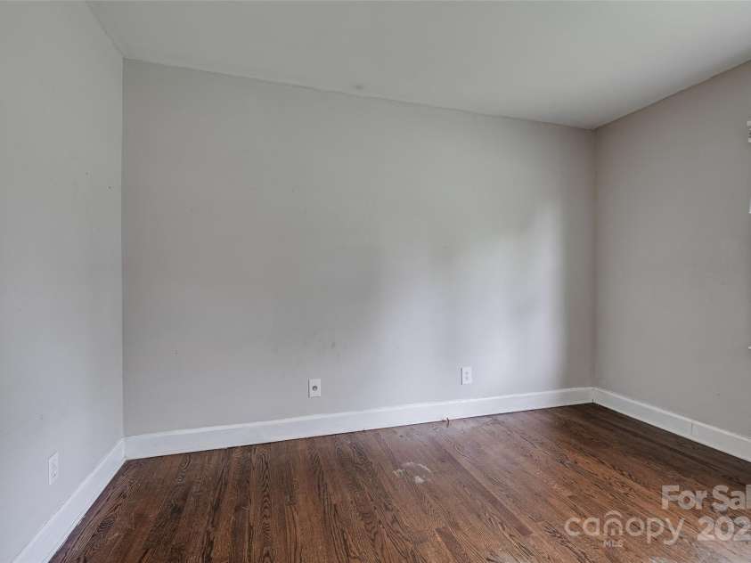 4808 Brooktree Drive, Charlotte, NC 28208.  MLS# CAR4290664, YatesRealty ID 32375. 