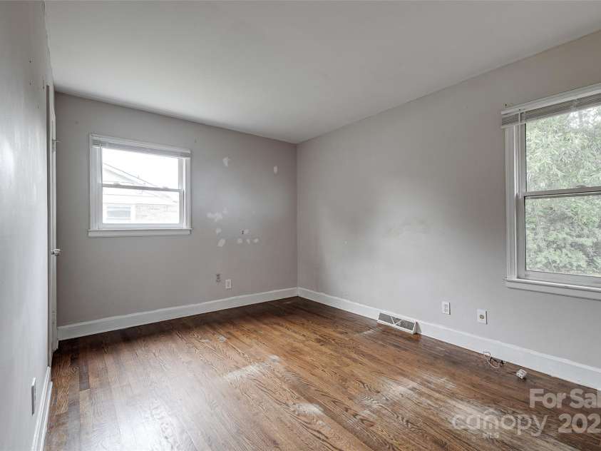 4808 Brooktree Drive, Charlotte, NC 28208.  MLS# CAR4290664, YatesRealty ID 32375. 