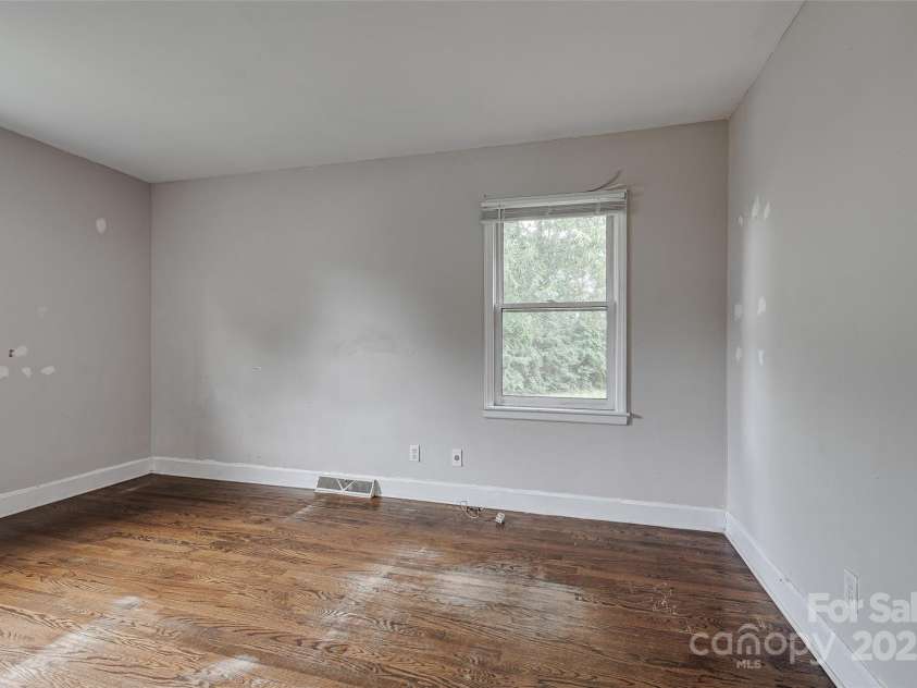 4808 Brooktree Drive, Charlotte, NC 28208.  MLS# CAR4290664, YatesRealty ID 32375. 