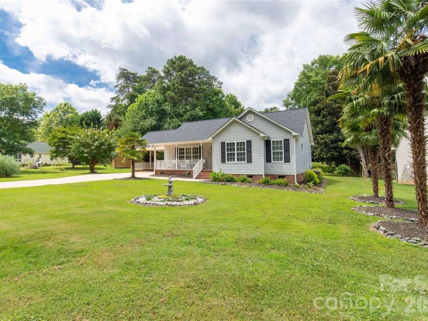 1315 Ridgewood Drive, Rock Hill, SC 29732.  MLS# CAR4393979, YatesRealty ID 32376. 