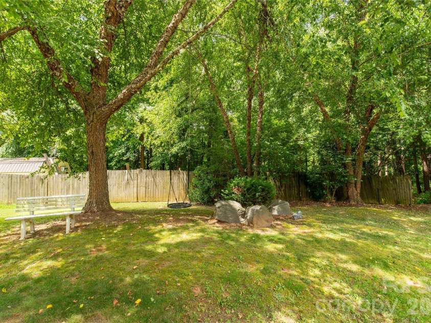 1315 Ridgewood Drive, Rock Hill, SC 29732.  MLS# CAR4393979, YatesRealty ID 32376. 
