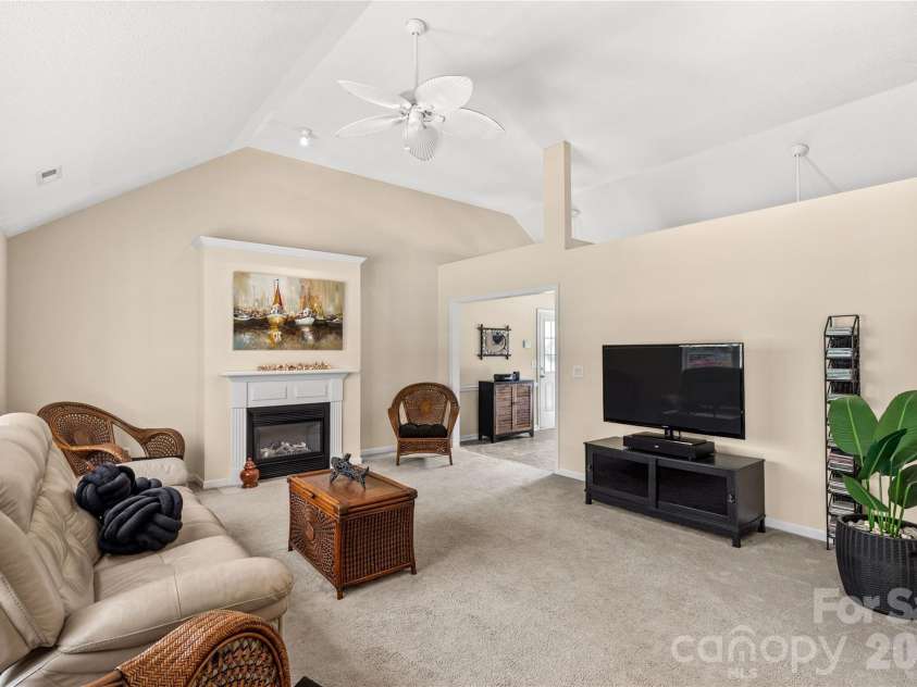 1315 Ridgewood Drive, Rock Hill, SC 29732.  MLS# CAR4393979, YatesRealty ID 32376. 