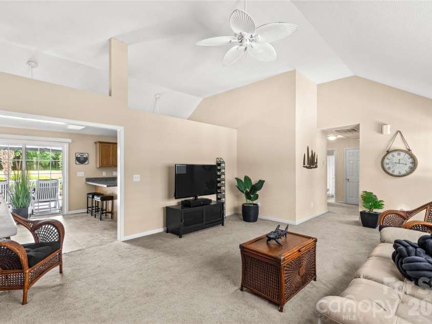 1315 Ridgewood Drive, Rock Hill, SC 29732.  MLS# CAR4393979, YatesRealty ID 32376. 