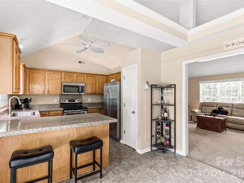 1315 Ridgewood Drive, Rock Hill, SC 29732.  MLS# CAR4393979, YatesRealty ID 32376. 