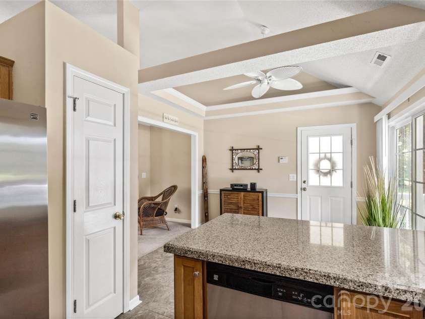 1315 Ridgewood Drive, Rock Hill, SC 29732.  MLS# CAR4393979, YatesRealty ID 32376. 
