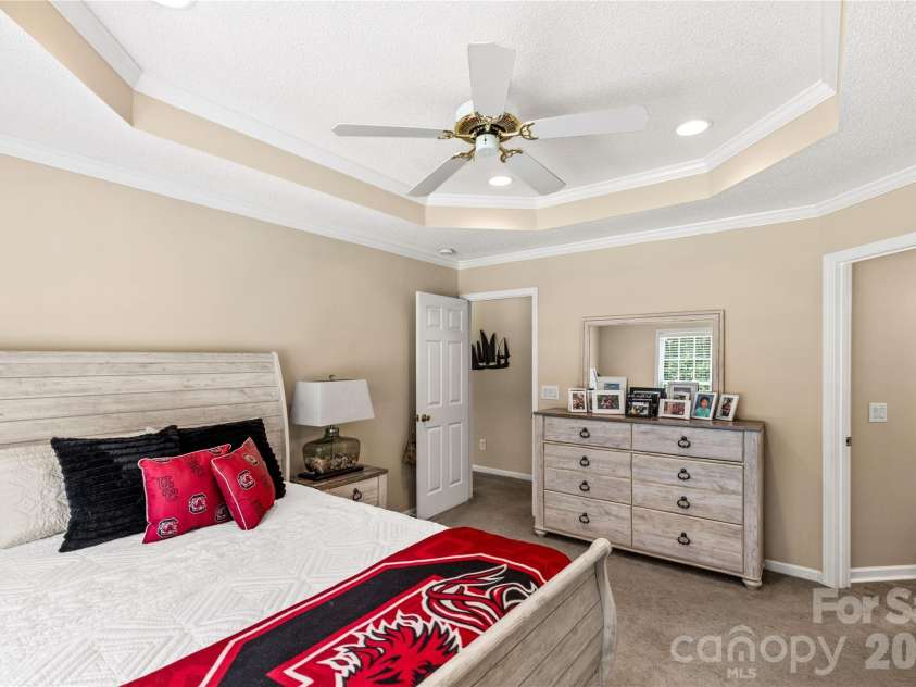1315 Ridgewood Drive, Rock Hill, SC 29732.  MLS# CAR4393979, YatesRealty ID 32376. 