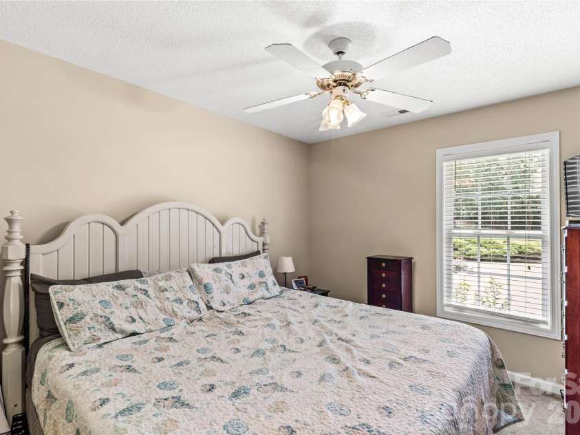 1315 Ridgewood Drive, Rock Hill, SC 29732.  MLS# CAR4393979, YatesRealty ID 32376. 