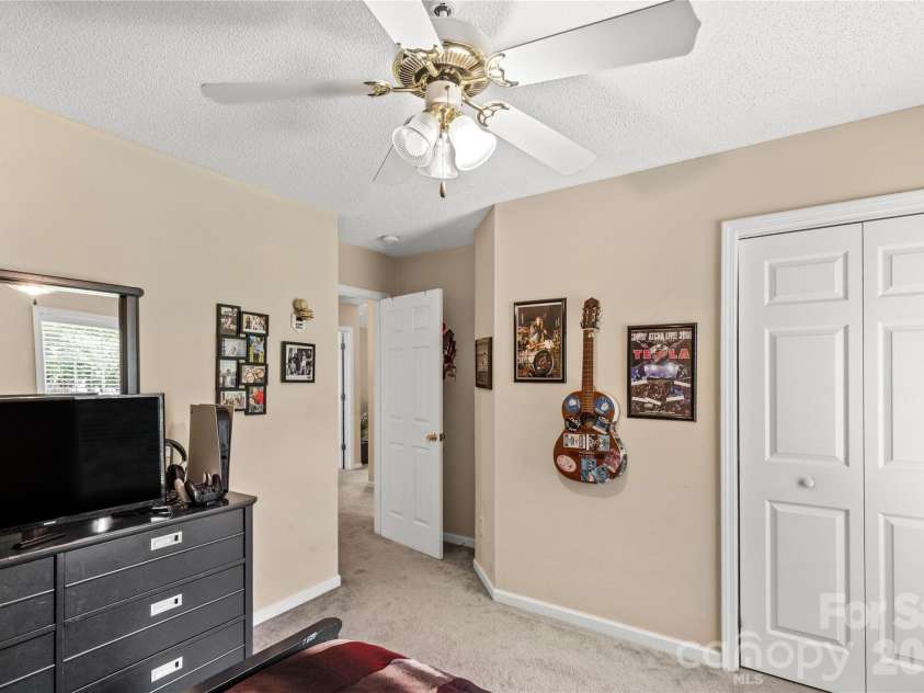 1315 Ridgewood Drive, Rock Hill, SC 29732.  MLS# CAR4393979, YatesRealty ID 32376. 