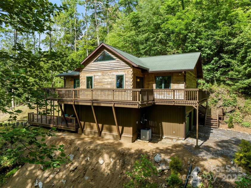 619 Leisure Lane, Burnsville, NC 28714.  MLS# CAR4265760, YatesRealty ID 32376. 