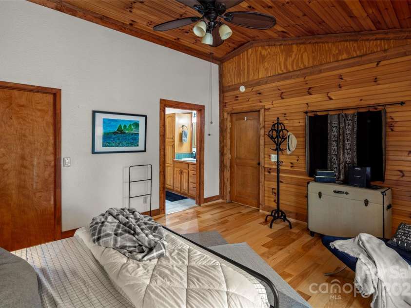 619 Leisure Lane, Burnsville, NC 28714.  MLS# CAR4265760, YatesRealty ID 32376. 