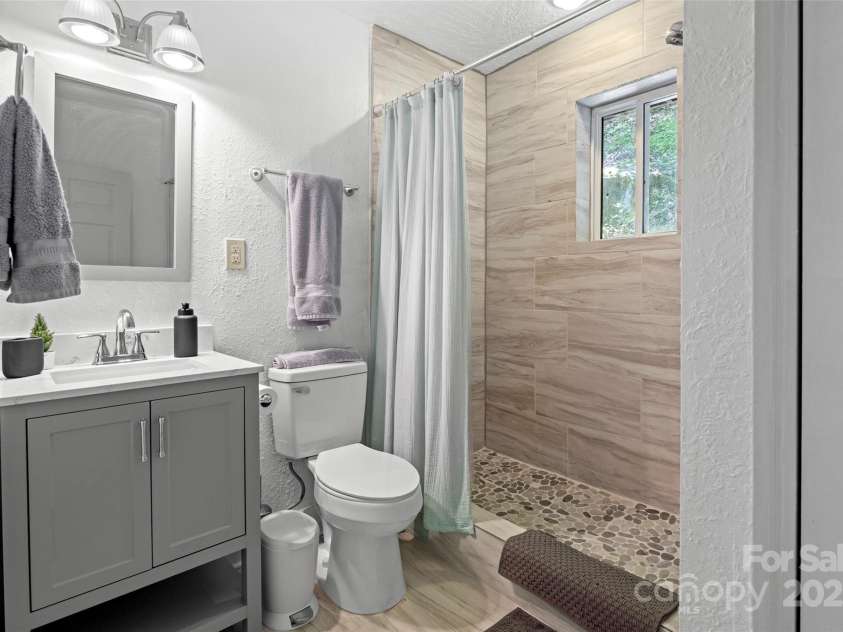 619 Leisure Lane, Burnsville, NC 28714.  MLS# CAR4265760, YatesRealty ID 32376. 