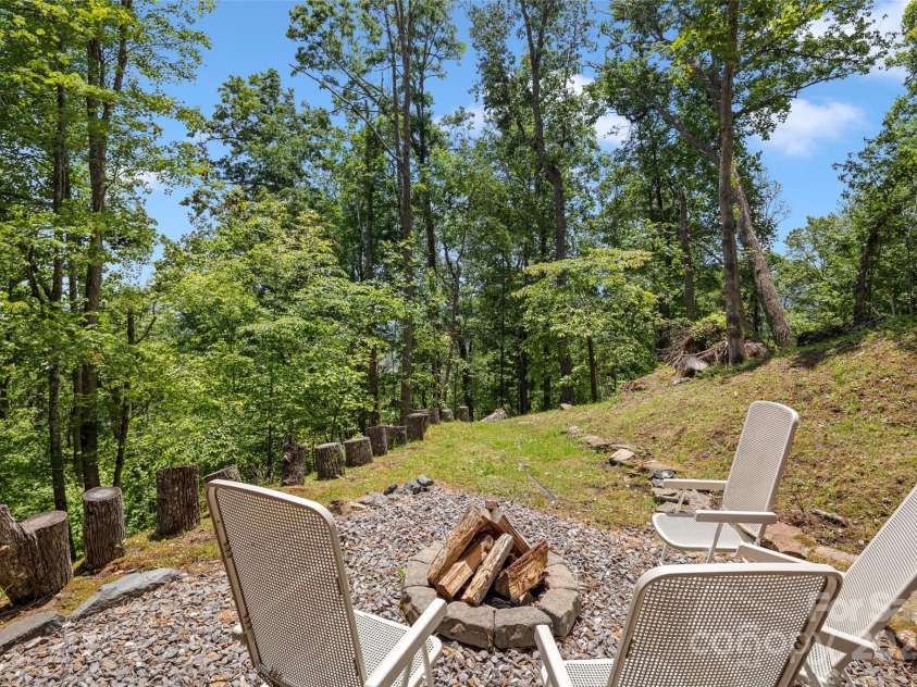 619 Leisure Lane, Burnsville, NC 28714.  MLS# CAR4326174, YatesRealty ID 32376. 