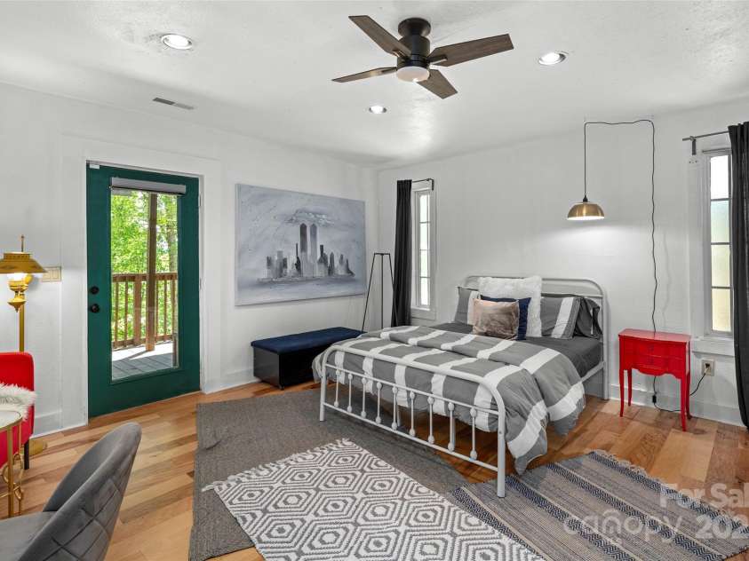 619 Leisure Lane, Burnsville, NC 28714.  MLS# CAR4326174, YatesRealty ID 32376. 