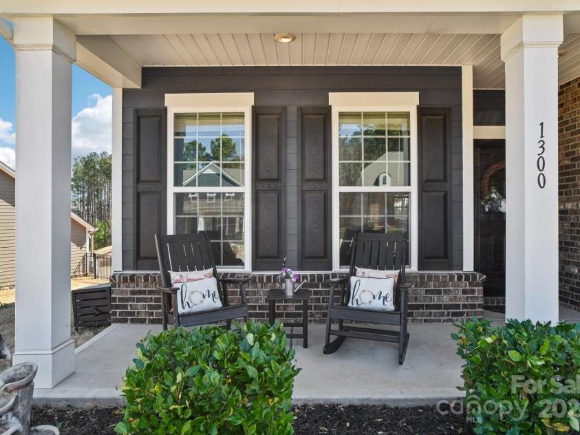 1300 Dali Boulevard, Mount Holly, NC 28120.  MLS# CAR4273269, YatesRealty ID 32377. 