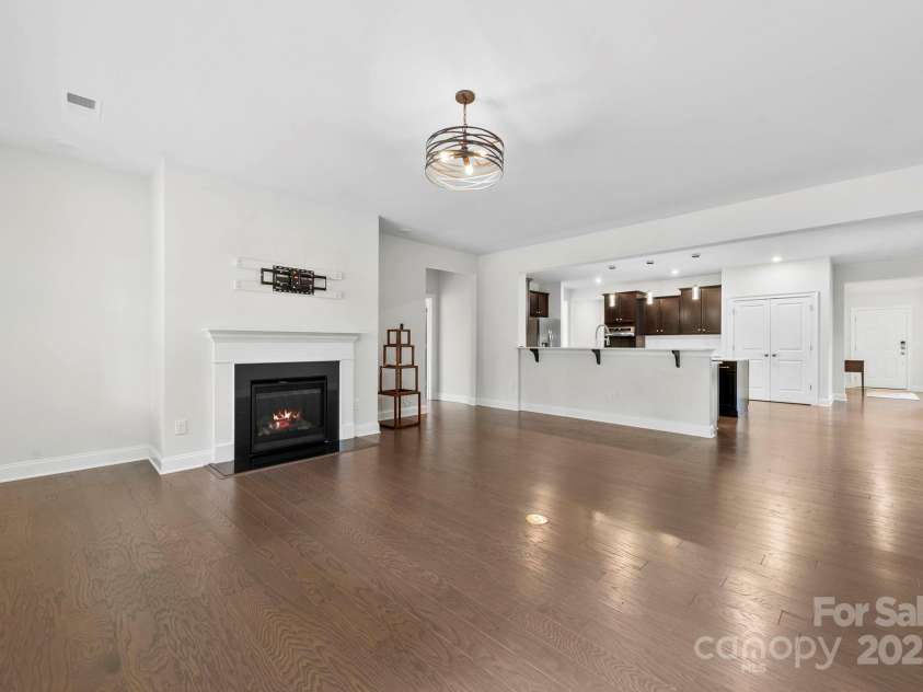 1300 Dali Boulevard, Mount Holly, NC 28120.  MLS# CAR4273269, YatesRealty ID 32377. 