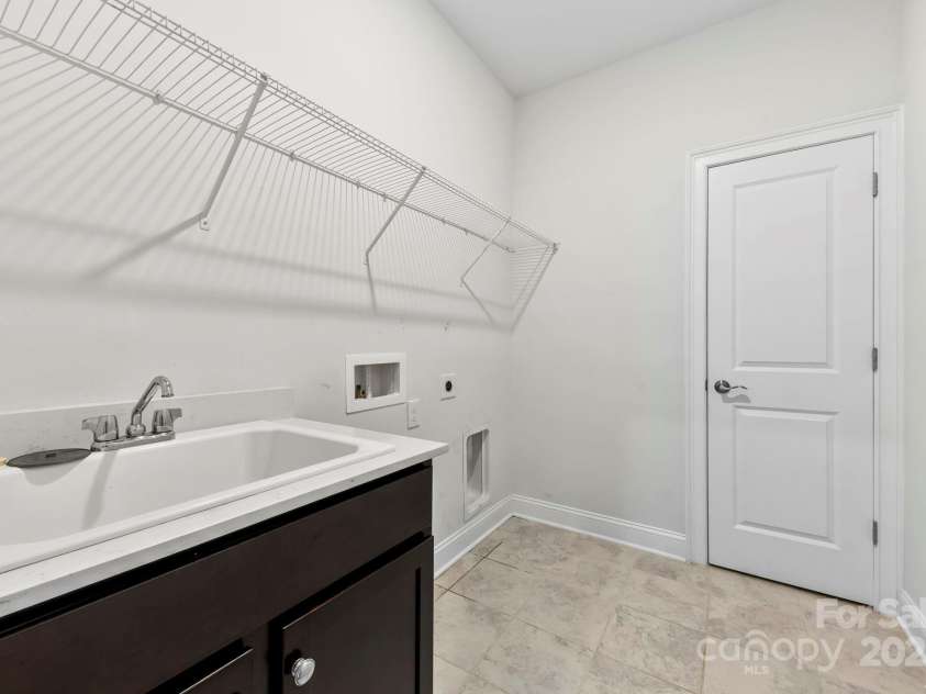 1300 Dali Boulevard, Mount Holly, NC 28120.  MLS# CAR4273269, YatesRealty ID 32377. 