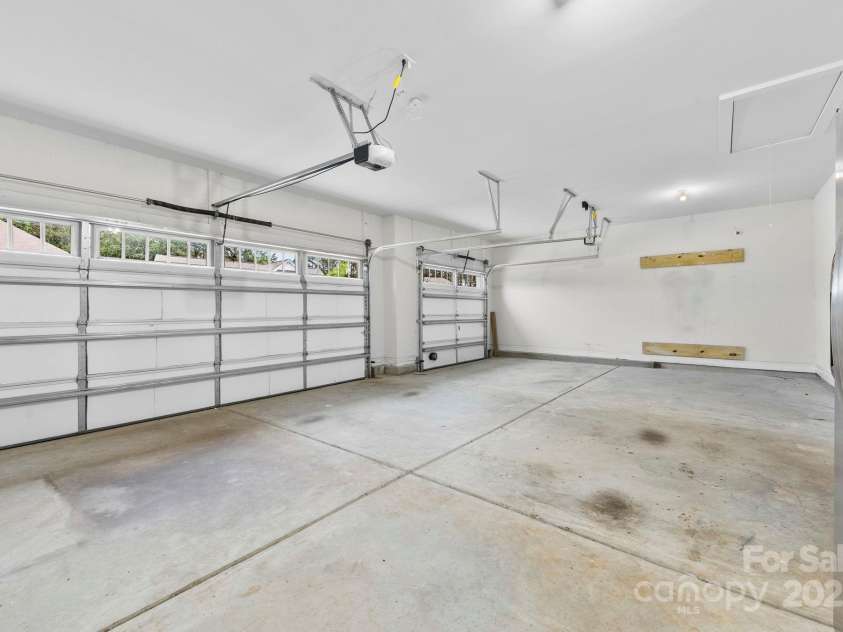 1300 Dali Boulevard, Mount Holly, NC 28120.  MLS# CAR4273269, YatesRealty ID 32377. 