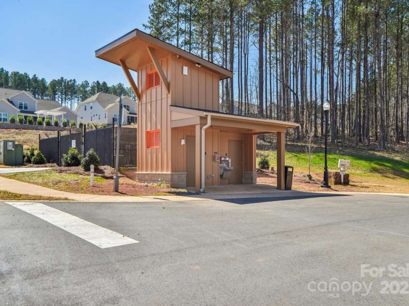 1300 Dali Boulevard, Mount Holly, NC 28120.  MLS# CAR4273269, YatesRealty ID 32377. 