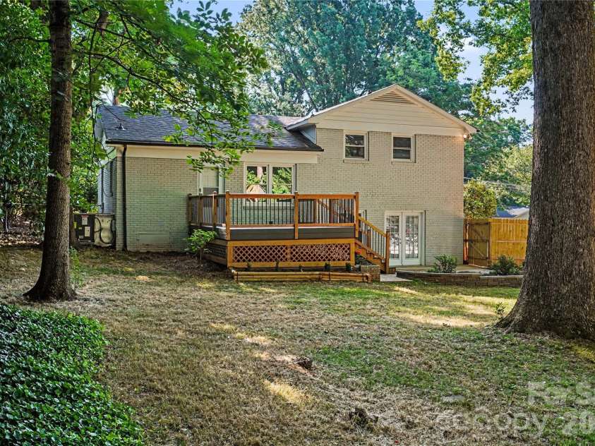 1410 Burnley Road, Charlotte, NC 28210.  MLS# CAR4380063, YatesRealty ID 32378. 