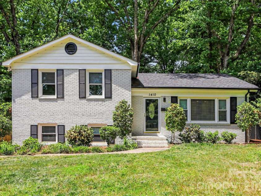 1410 Burnley Road, Charlotte, NC 28210.  MLS# CAR4380063, YatesRealty ID 32378. Front Elevation Attractive curb appeal