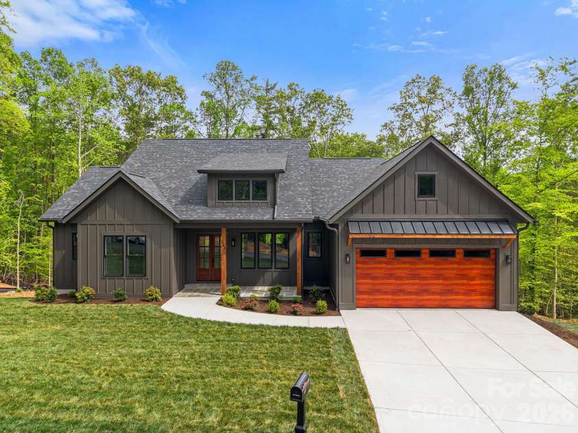 164 Reserve Way, Hendersonville, NC 28792.  MLS# CAR4382882, YatesRealty ID 32379. 