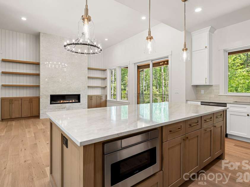 164 Reserve Way, Hendersonville, NC 28792.  MLS# CAR4382882, YatesRealty ID 32379. 