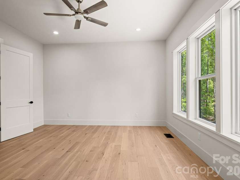 164 Reserve Way, Hendersonville, NC 28792.  MLS# CAR4382882, YatesRealty ID 32379. 