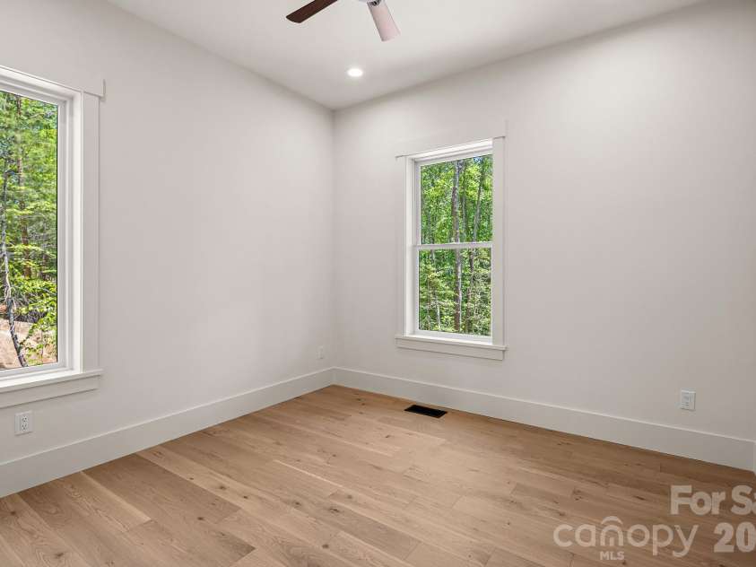 164 Reserve Way, Hendersonville, NC 28792.  MLS# CAR4382882, YatesRealty ID 32379. 