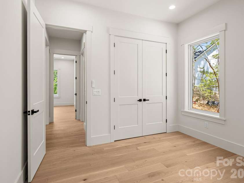 164 Reserve Way, Hendersonville, NC 28792.  MLS# CAR4382882, YatesRealty ID 32379. 