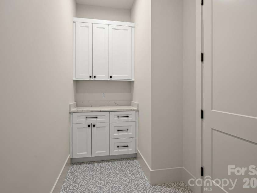 164 Reserve Way, Hendersonville, NC 28792.  MLS# CAR4382882, YatesRealty ID 32379. 