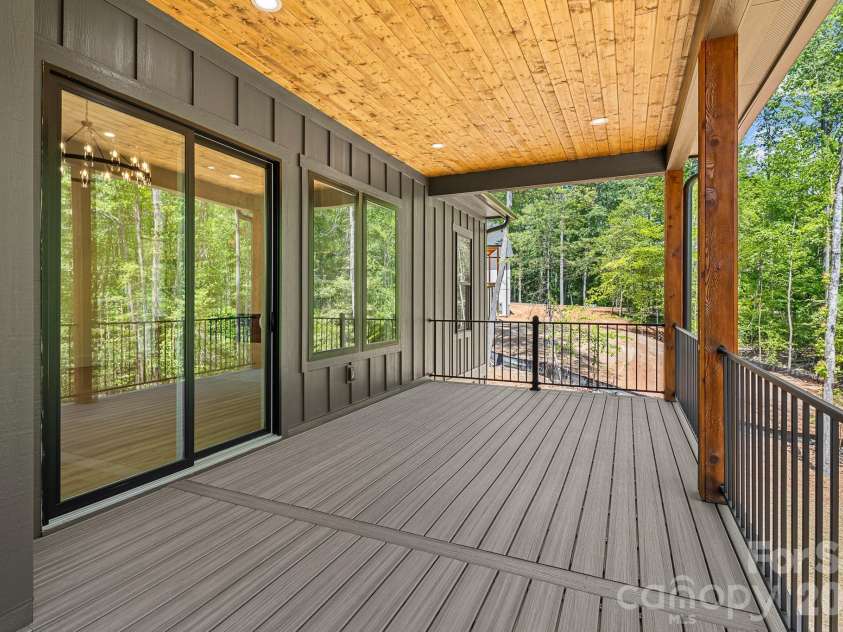 164 Reserve Way, Hendersonville, NC 28792.  MLS# CAR4382882, YatesRealty ID 32379. 