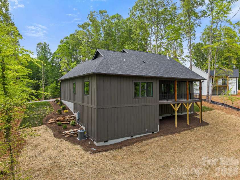 164 Reserve Way, Hendersonville, NC 28792.  MLS# CAR4382882, YatesRealty ID 32379. 