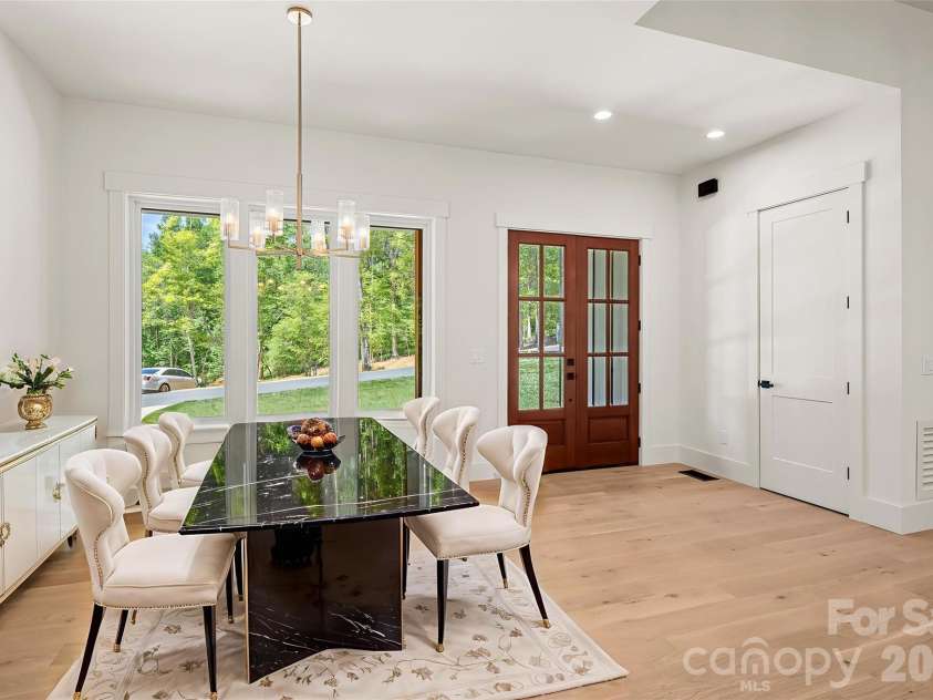 164 Reserve Way, Hendersonville, NC 28792.  MLS# CAR4382882, YatesRealty ID 32379. 