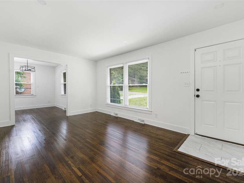 5337 Kildare Drive, Charlotte, NC 28215.  MLS# CAR4276941, YatesRealty ID 32379. 