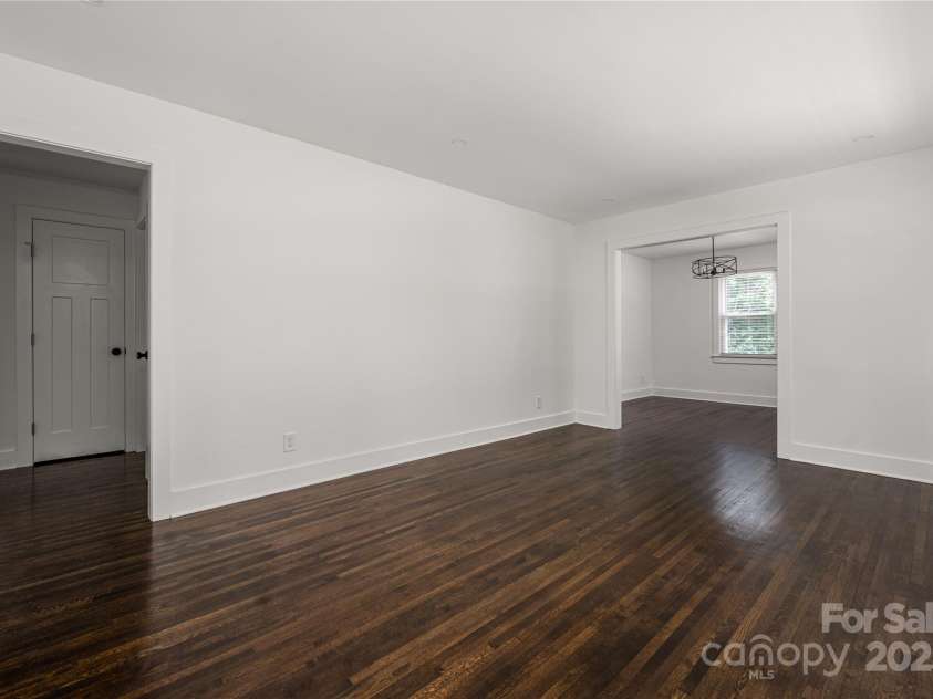 5337 Kildare Drive, Charlotte, NC 28215.  MLS# CAR4276941, YatesRealty ID 32379. 