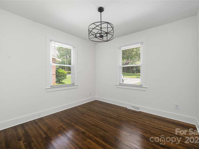 5337 Kildare Drive, Charlotte, NC 28215.  MLS# CAR4276941, YatesRealty ID 32379. 