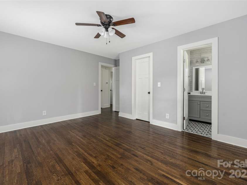 5337 Kildare Drive, Charlotte, NC 28215.  MLS# CAR4276941, YatesRealty ID 32379. 