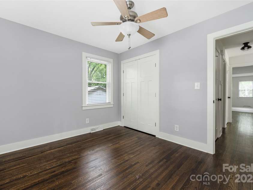 5337 Kildare Drive, Charlotte, NC 28215.  MLS# CAR4276941, YatesRealty ID 32379. 