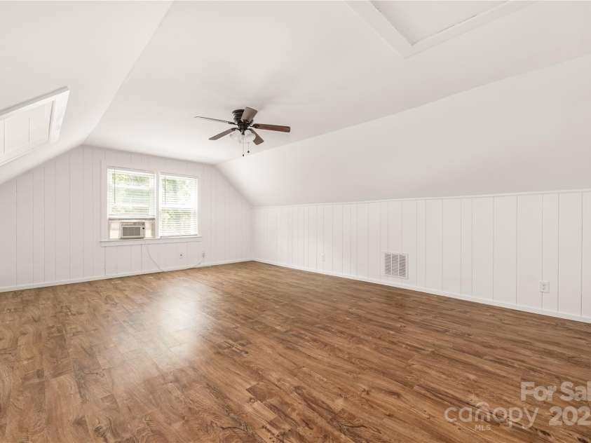 5337 Kildare Drive, Charlotte, NC 28215.  MLS# CAR4276941, YatesRealty ID 32379. 