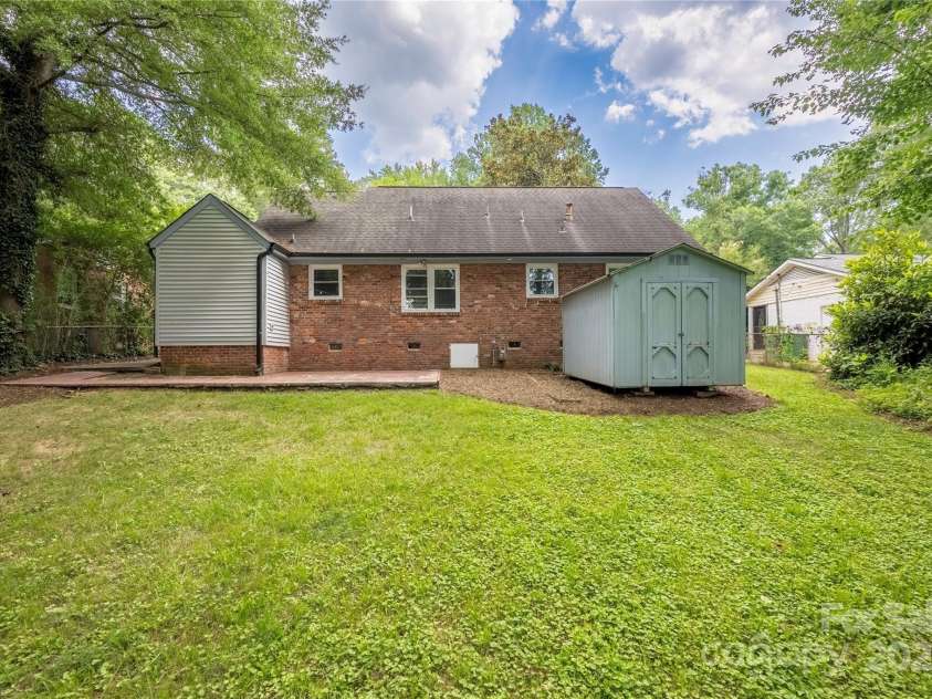 5337 Kildare Drive, Charlotte, NC 28215.  MLS# CAR4276941, YatesRealty ID 32379. Back of House