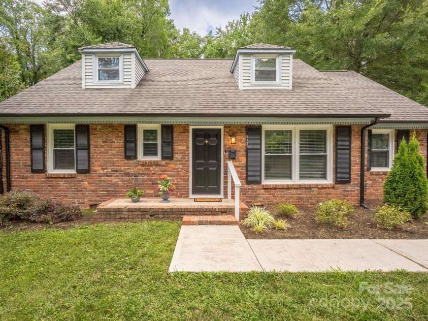 5337 Kildare Drive, Charlotte, NC 28215.  MLS# CAR4276941, YatesRealty ID 32379. Full Brick