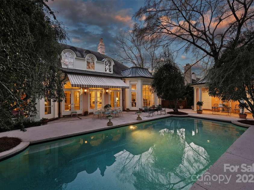 318 Canterbury Road, Charlotte, NC 28211.  MLS# CAR4231857, YatesRealty ID 3238. 