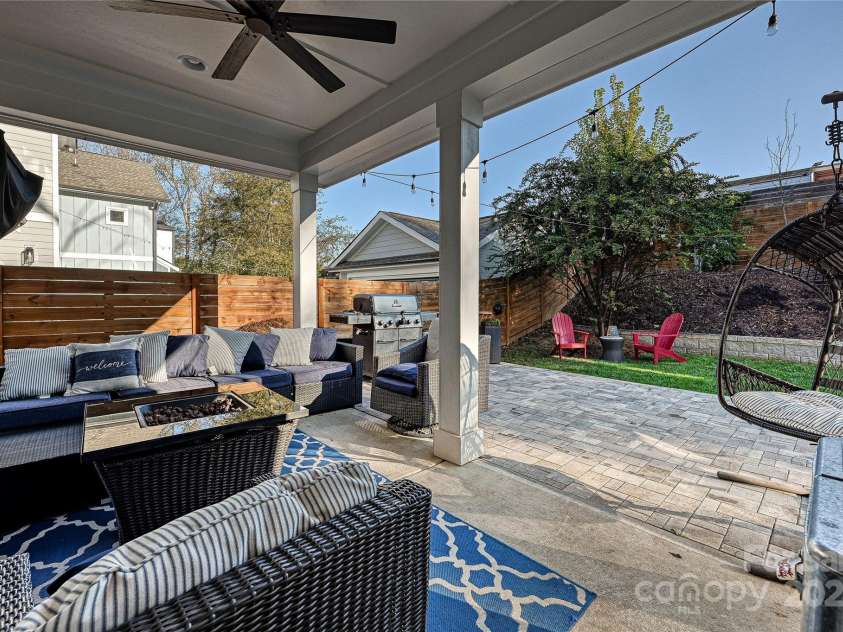 651 Tennyson Drive, Charlotte, NC 28208.  MLS# CAR4281967, YatesRealty ID 32380. 
