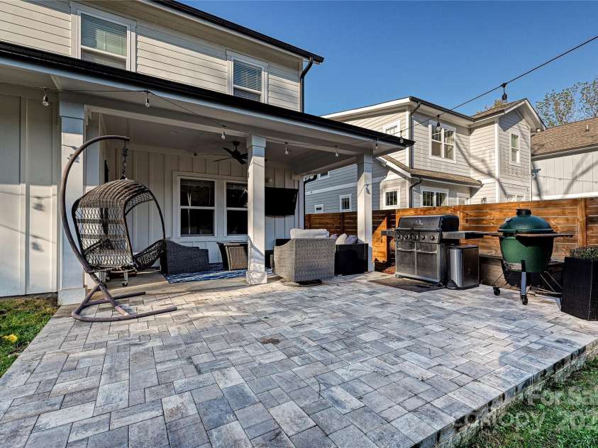 651 Tennyson Drive, Charlotte, NC 28208.  MLS# CAR4281967, YatesRealty ID 32380. 