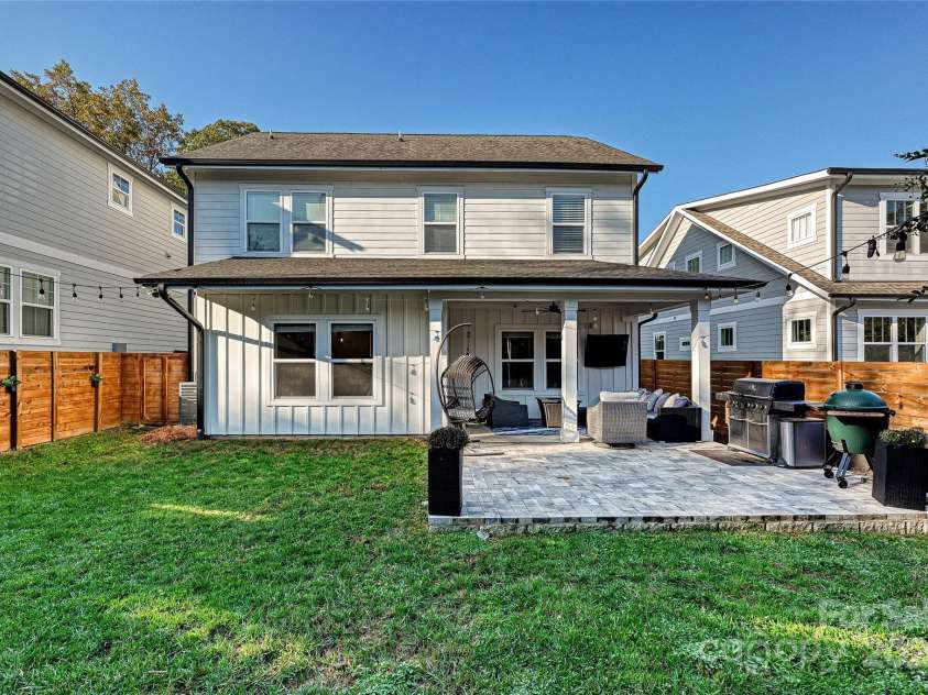 651 Tennyson Drive, Charlotte, NC 28208.  MLS# CAR4281967, YatesRealty ID 32380. 