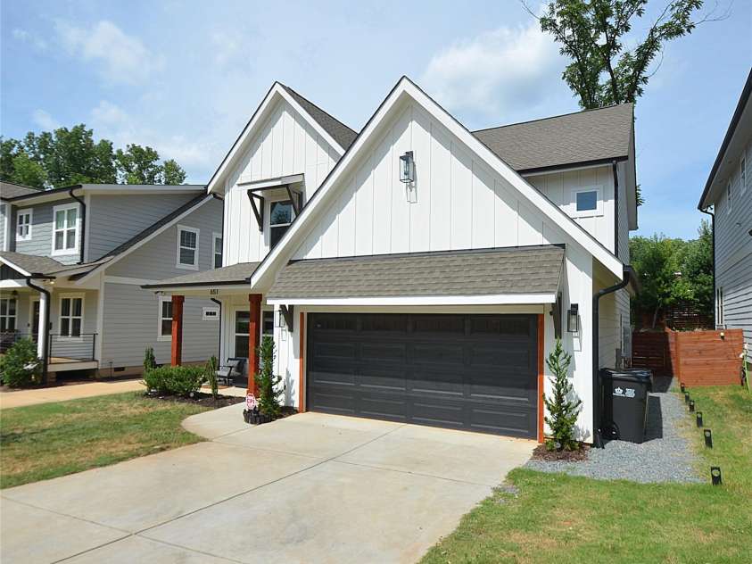 651 Tennyson Drive, Charlotte, NC 28208.  MLS# CAR4281967, YatesRealty ID 32380. 