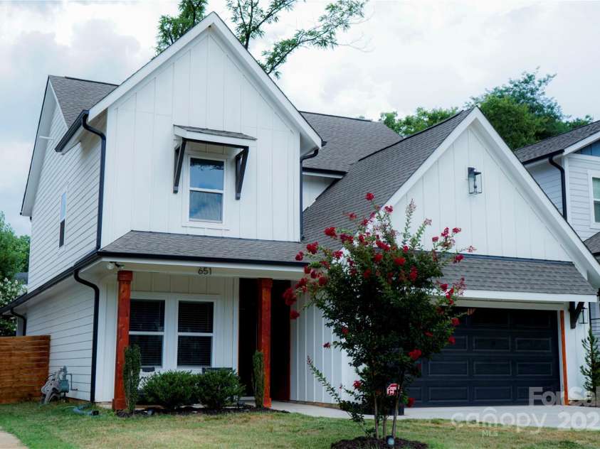 651 Tennyson Drive, Charlotte, NC 28208.  MLS# CAR4281967, YatesRealty ID 32380. 